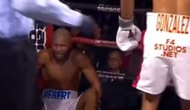 Гонсалес ронял олимпийского чемпиона Соузу, Фостер выдал дичь: видео