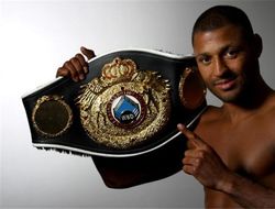 фото - Келл Брук: «И всё равно Хан не заслуживает бой с Мэйуэзером»