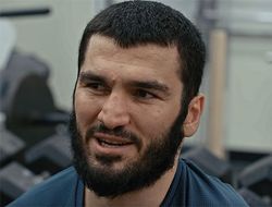 фото - «Не называйте меня чемп». Артур Бетербиев перед боем с Брауном