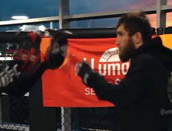 фото - Бои Нурмагомедов–Оливейра и Маккинни–Хадзович добавлены в саудовский кард UFC