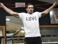 фото - Усика увезут в Саудовскую Аравию для боя против Чисоры