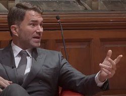 фото - Усик был на грани к концу боя с Фьюри — промоутер Джошуа