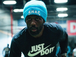 фото - Тренер оценил шансы Муртазалиева против Кроуфорда