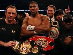 фото - После победы над Кличко тренер сумел вернуть меня с небес на землю — Джошуа 