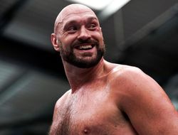 фото - Внезапно! Промоутер назвал причину срыва боя Усик – Фьюри