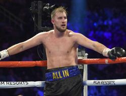 фото - Валлин побил Букера, а Эргашев — Верона