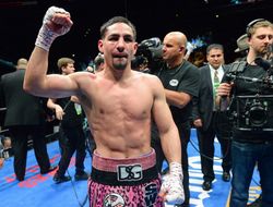 фото - Дэнни Гарсиа победил Адриана Гранадоса техническим нокаутом