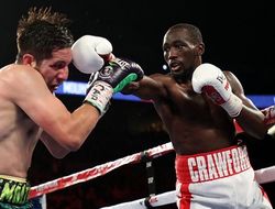 фото - Лучшие моменты боя Теренса Кроуфорда и Джона Молины — видео от vRINGe.com