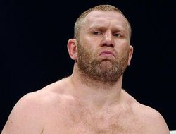 фото - Сергей Харитонов показал разбитое лицо после нападения Яндиева — фото