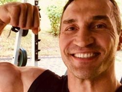 фото - Владимир Кличко тренируется и спаррингует: готовит камбэк? — видео