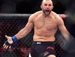 фото - UFC 211: Гаджимурад Антигулов задушил Йоахима Кристенсена