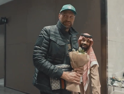 фото - Фьюри прибыл в Эр-Рияд. Здесь он продолжит подготовку к бою с Усиком: видео