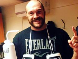 фото - Все невзгоды нипочём: Тайсон Фьюри веселится и пляшет — видео