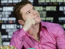 фото - Тренер Альвареса: А кого вообще побил Головкин?