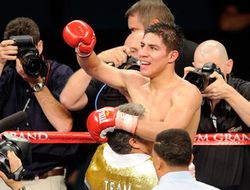 фото - Джесси Варгас победил Антонио Демарко
