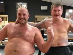 фото - Тайсон против Челюстей в новом шоу от Discovery, Фьюри отхватил две книжные премии — соцсети 