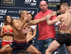 фото - Взвешивание перед UFC 194 в Лас-Вегасе: Алдо, Макгрегор, Уайдман, Рокхолд и другие — видео