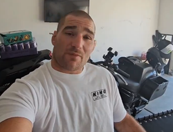 фото - Ультиматум Стриклэнда. Экс-чемпион пригрозил уходом из UFC