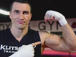 фото - Кличко не думает об уходе из бокса — тренер