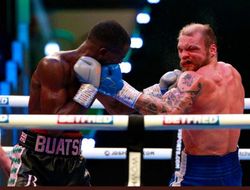 фото - Буатси вырубил Болотника. Бивол — следующий? Видео нокаута