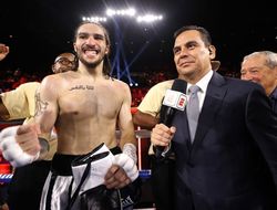 фото - Внук Али вернётся в ринг в январе, ещё один титульный бой на грани срыва