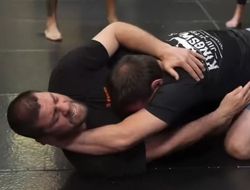 фото - Диас показал, как уходить от «захватов Махачева» и раскритиковал уровень оппонента