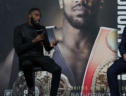 фото - Лучший нокаутёр дивизиона? Околи планирует нокаутировать Гловацки, а затем Бриедиса