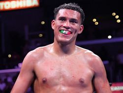 фото - Давид Бенавидес уничтожил храброго Кирона Дэвиса