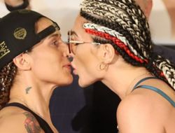 фото - Полуголая полька Бродницка поцеловала соперницу на весах: та ответила — яркое видео