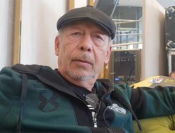 фото - «Рамирес абсолютно проходимый». Тренер Бивола о реванше с Канело и следующем бое Дмитрия