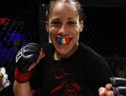 фото - Как бой против Ронды Раузи спас жизнь отцу Сары Макманн