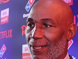 фото - Выходить ли Итауме на бой с Усиком? Льюис дал совет Мозесу