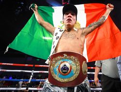 фото - Оскар Вальдес нокаутировал Мигеля Берчельта (+ видео)