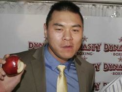 фото - Китайский гигант Чжилеи хочет поквитаться с Джошуа за поражение на ОИ