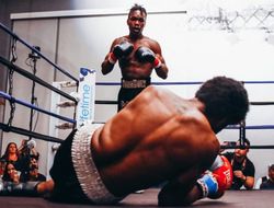 фото - Сын Холифилда уничтожил оппонента в стартовом раунде