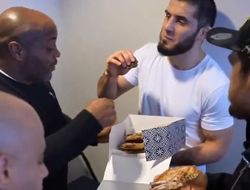 фото - Махачев и Кормье троллили Хабиба: «Не всем это дано понять» — видео