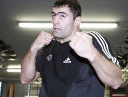 фото - Рахим Чахкиев – на разогреве у Кличко-Поветкин, Денис Лебедев – нет
