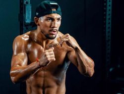 фото - Теофимо Лопес травмирован (с его слов), но выйдет на бой с Камбососом