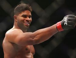 фото - Джон Джонс точно может побить Энганну — мнение Оверима