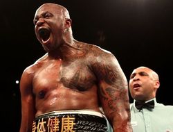 фото - «Медийная шлюха без настоящего пояса». Диллиан Уайт ответил Мануэлю Чарру