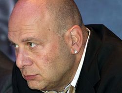 фото - Лу Дибелла негодует: Кто в здравом уме мог увидеть победу Хорна над Пакьяо?