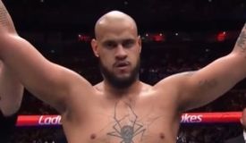 Туиваса не смог вырвать победу у Тейшейры на UFC 325