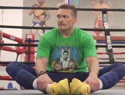 фото - Усик начал тренировки: Гвоздик комментирует, Ломаченко не видно — видео