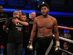 фото - Майкл Хантер поколотил Шона Лафери (+ видео)