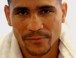 фото - «Как Ломаченко»: колумбиец Маэстре дебютировав, побив соперника с рекордом 20–0