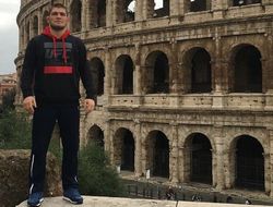 фото - Вести из соцсетей: Нурмагомедов и Колизей, Деревянченко и Белый дом, Емельяненко и конь