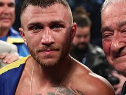 фото - Промоутер — о причине переноса боя Ломаченко и Педрасы