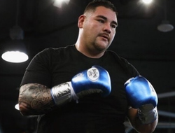 фото - Руис возвращается к основам, Забит впервые с охраной, Миллер сомневается в Top Rank — соцсети 