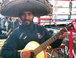 фото - Маттиссе настаивает на бое с Пакьяо, тренер филиппинца — только «за»