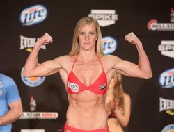 фото - UFC 184: Холли Холм дебютировала с победой над Пеннингтон